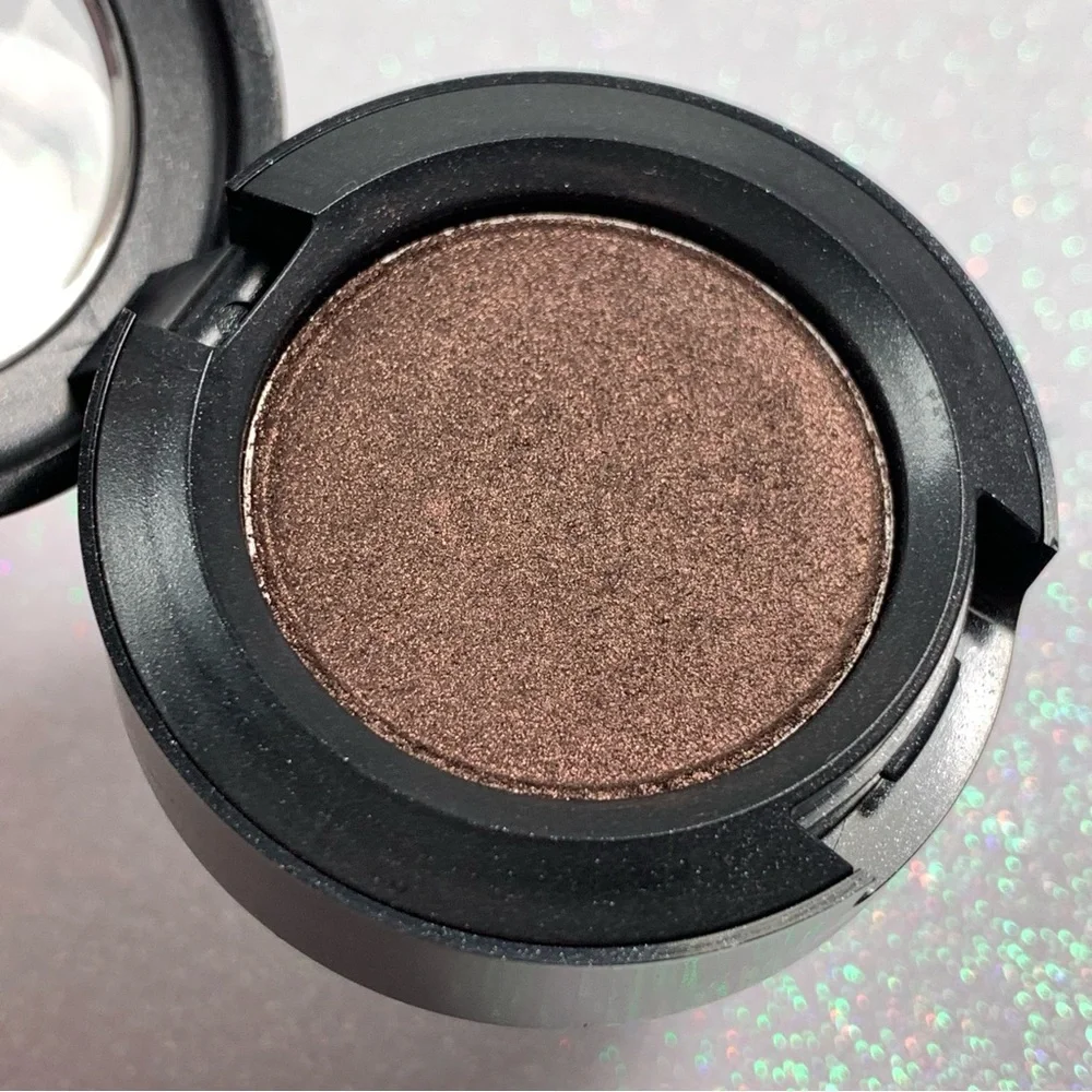 MAC Eyeshadow Carbonized